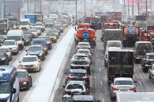 «Коммерсант». Москву накроют «вафли»: поможет ли новая разметка разгрузить столичные дороги ?