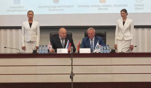 Омск. Мэр Сергей Шелест подписал договор о побратимстве с главой Могилева